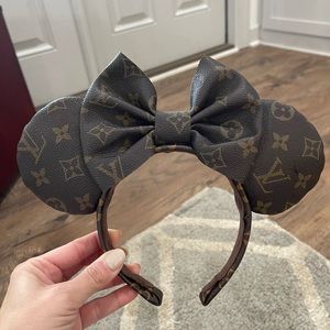 LV Minnie Mouse Ears